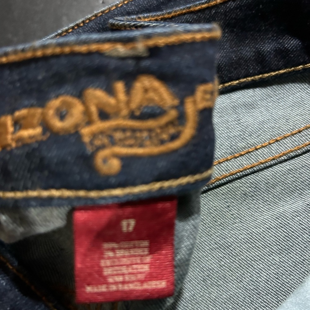 Arizona Shorts - Picture 3 of 3